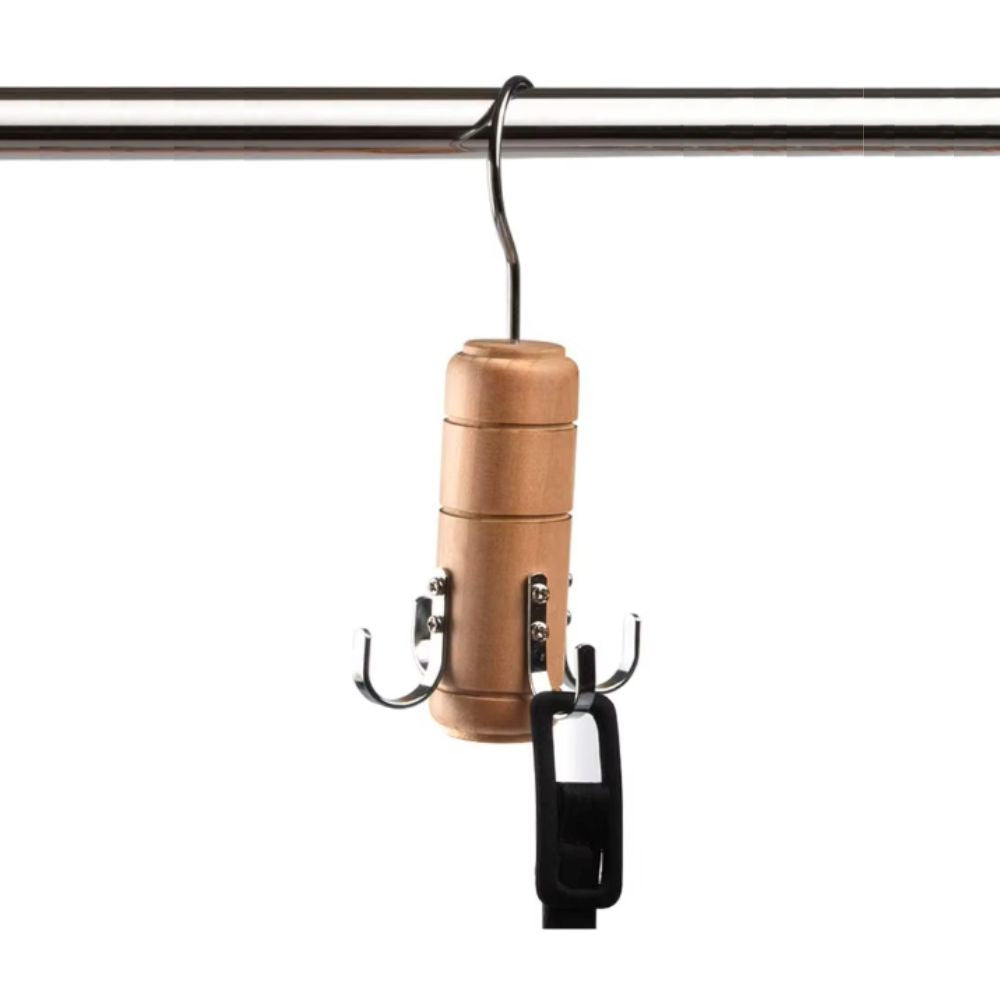 Gürtelhaken aus Zedernholz