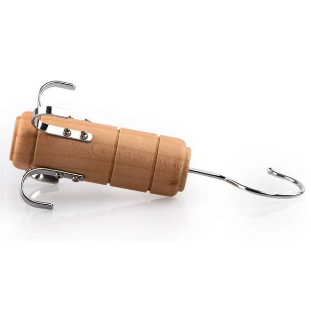 Gürtelhaken aus Zedernholz